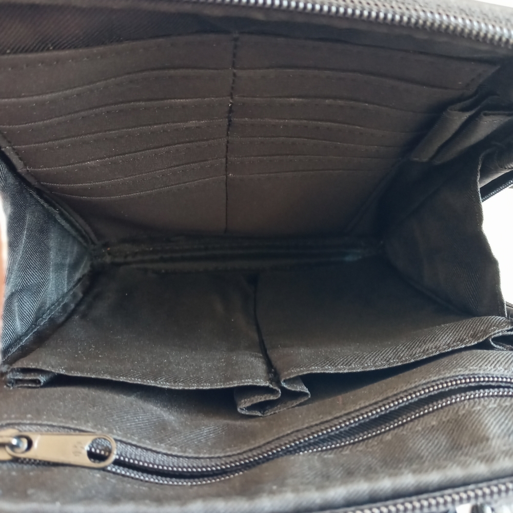Cross Body bag - Picture 3 of 3